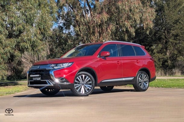 Image of 2019 Mitsubishi Outlander LS