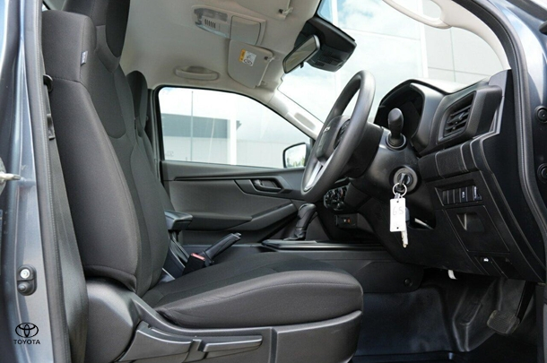 2023 Isuzu D-MAX SX High Ride in Grey