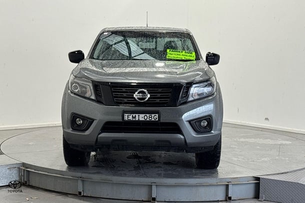 2020 Nissan Navara ST in Grey