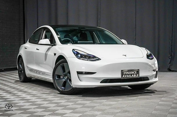 2021 Tesla Model 3 Standard Range Plus in White