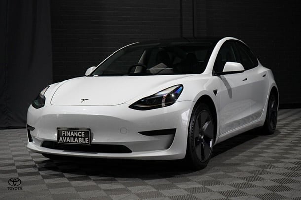 2021 Tesla Model 3 Standard Range Plus in White