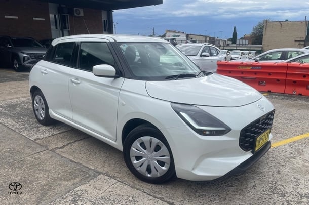 2024 Suzuki Swift Hybrid in White