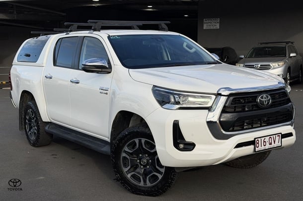 Image of 2023 Toyota Hilux SR5