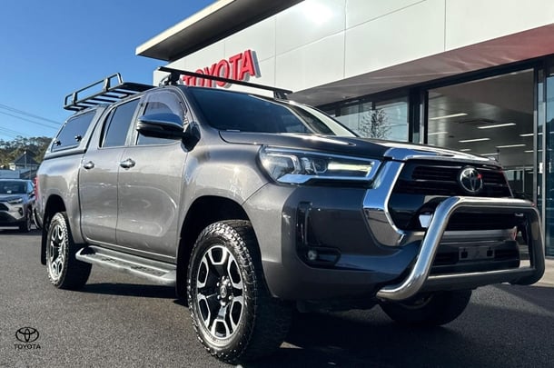 Image of 2021 Toyota Hilux SR5
