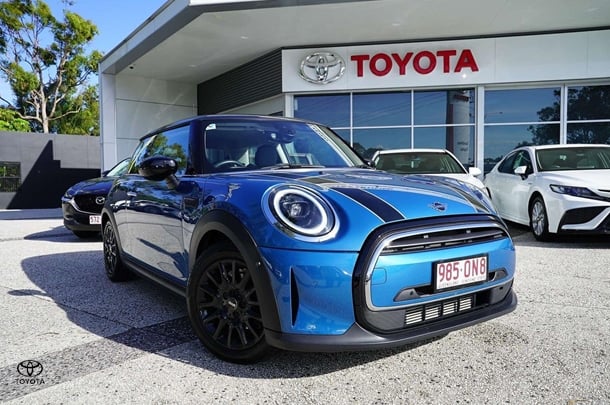 2021 MINI Hatch Cooper Classic in Blue