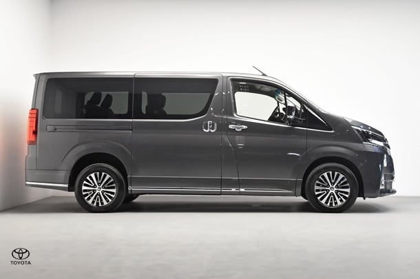 2024 Toyota Granvia Standard in Silver