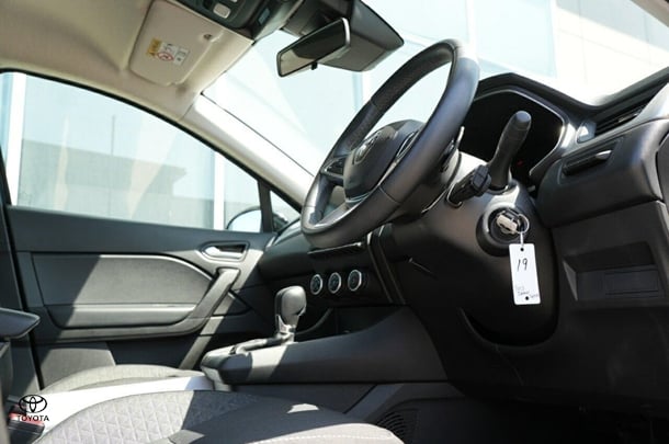 2023 Renault Captur Life in Blue