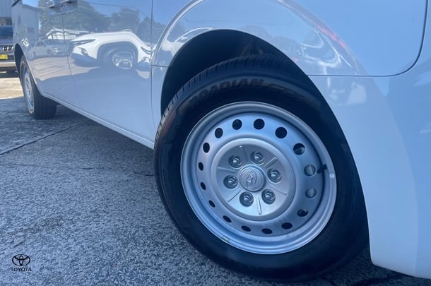 2023 Hyundai STARIA LOAD Base in White