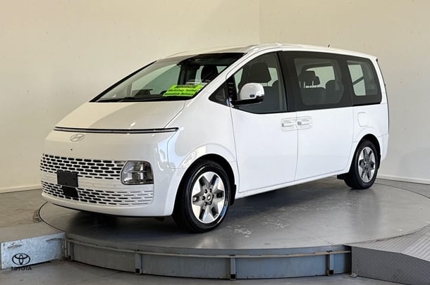 Image of 2024 Hyundai STARIA Base