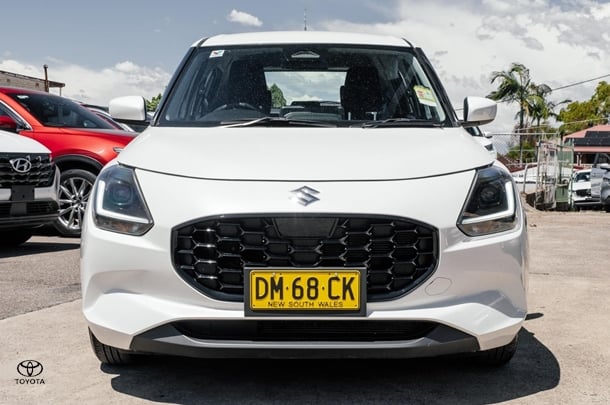 2024 Suzuki Swift Hybrid in White