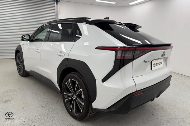 2025 Toyota bZ4X Standard AWD in Two Tone White