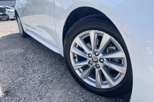 2022 Toyota Corolla Ascent Sport in White