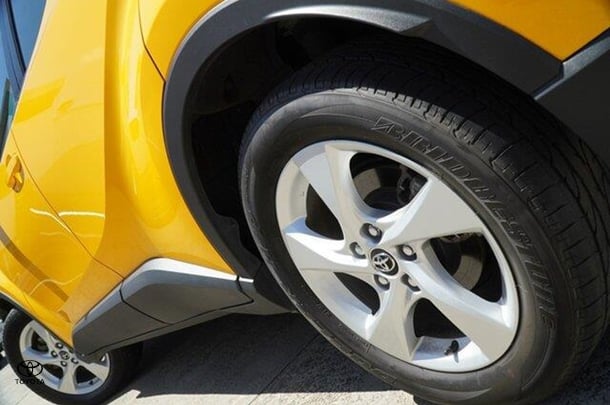 2019 Toyota C-HR Standard 2WD in Yellow