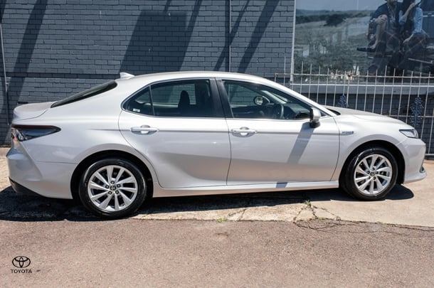 2022 Toyota Camry Ascent in Silver