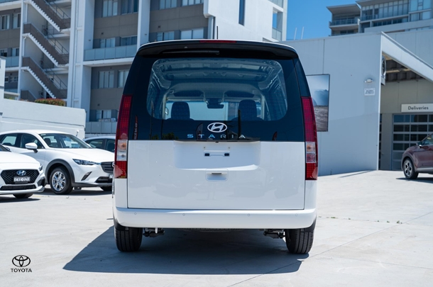 2025 Hyundai STARIA LOAD Base in Creamy White
