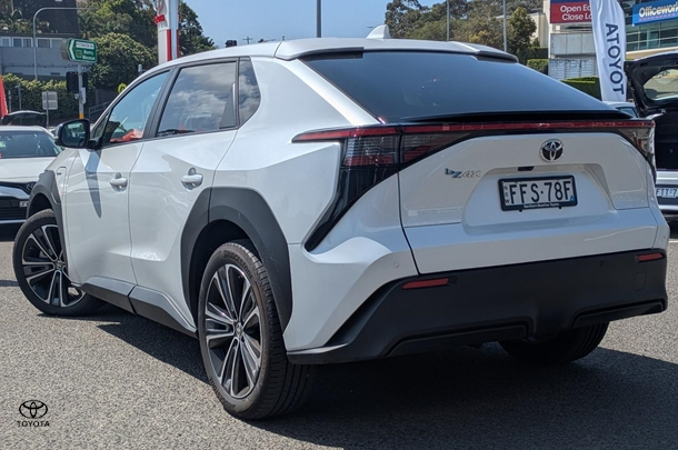 2023 Toyota bZ4X Base in White