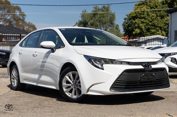 2022 Toyota Corolla Ascent Sport in White