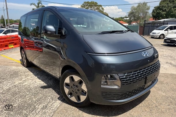 Image of 2022 Hyundai STARIA Base