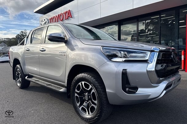 Image of 2023 Toyota Hilux SR5