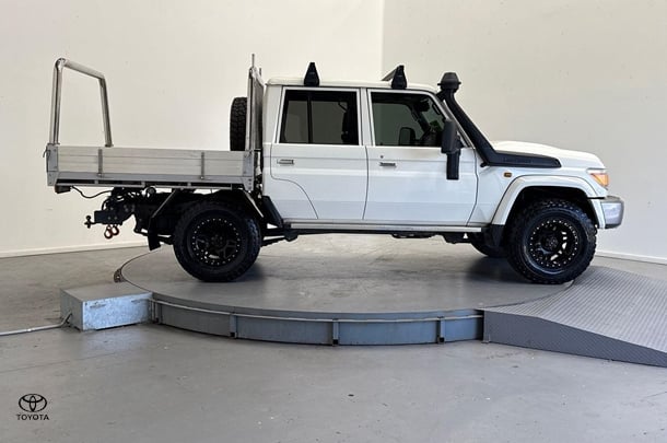 2022 Toyota Landcruiser GXL in White
