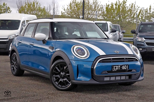2022 MINI Hatch Cooper Classic in Blue