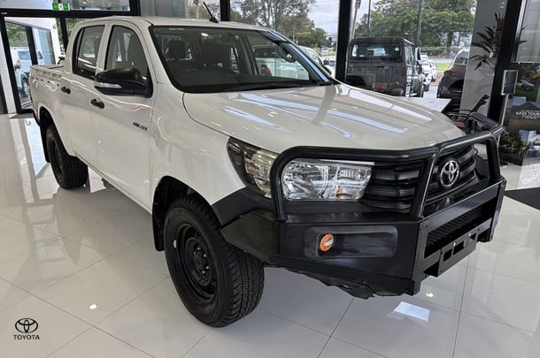 Image of 2016 Toyota Hilux 4x4 Workmate