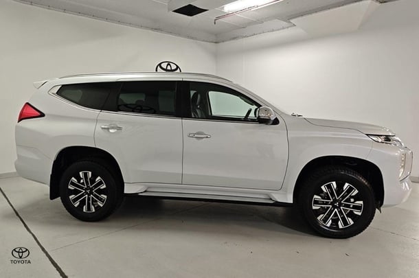 2023 Mitsubishi Pajero Sport Exceed in White