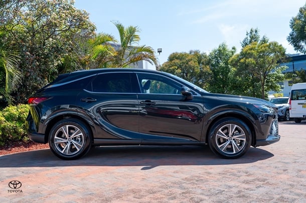 2023 Lexus RX Luxury in Black