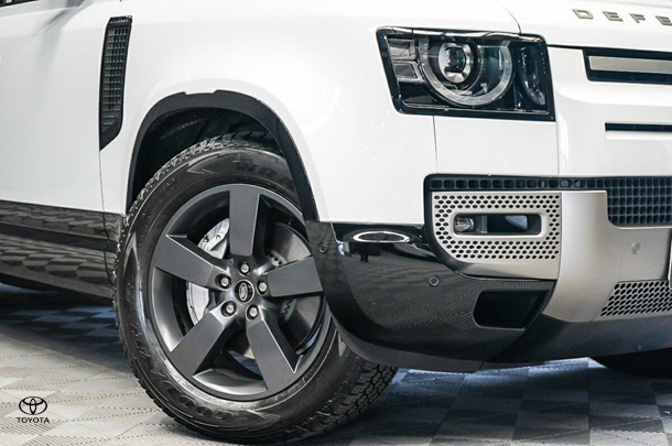 2025 Land Rover Defender 110 D350 X-Dynamic HSE in White