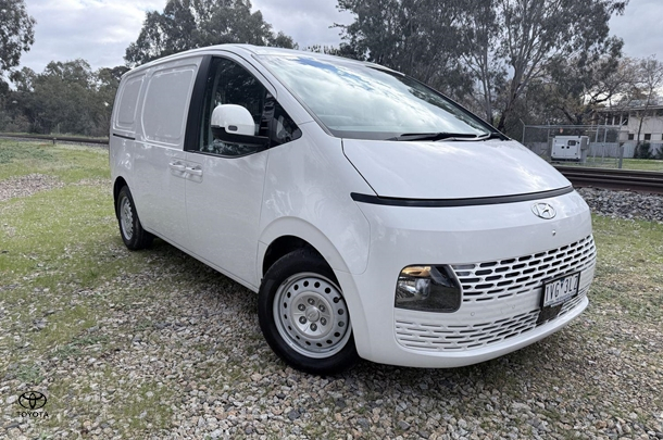 Image of 2022 Hyundai STARIA Base
