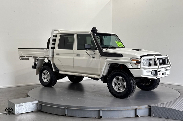2022 Toyota Landcruiser GXL in White