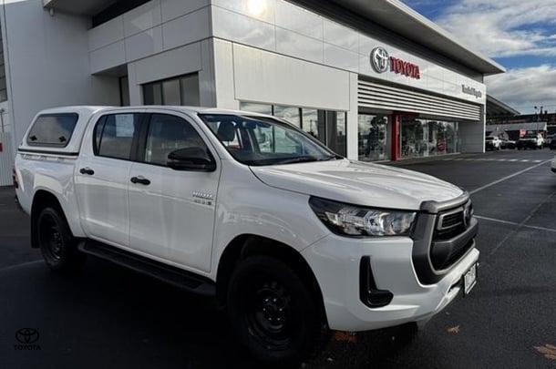 Image of 2021 Toyota Hilux SR