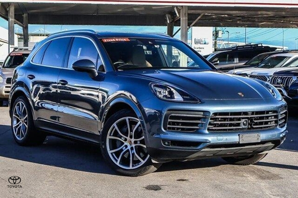 2019 Porsche Cayenne S in Blue