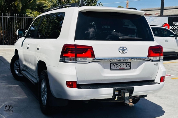2015 Toyota Landcruiser GXL in White