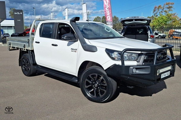 Image of 2021 Toyota Hilux 4x4 SR
