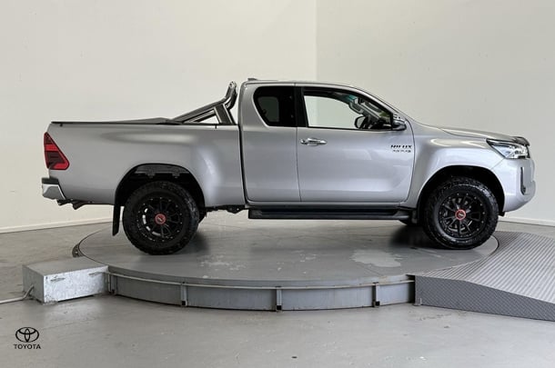2022 Toyota Hilux SR5 in Silver