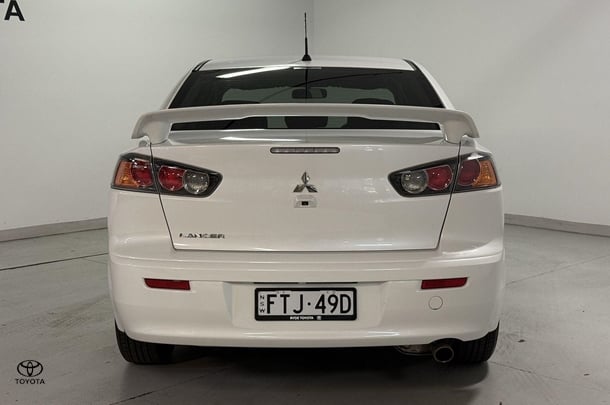 2015 Mitsubishi Lancer ES Sport in White