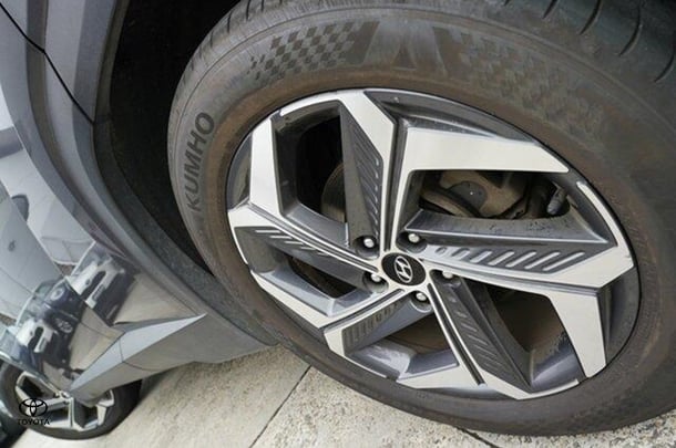 2021 Hyundai Tucson Highlander in Grey