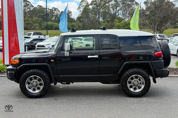2012 Toyota FJ Cruiser FJ Cruiser in Two Tone Black