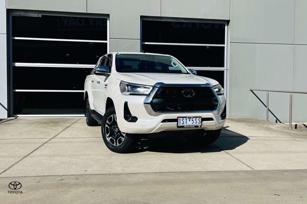 Image of 2020 Toyota Hilux 4x4 SR5