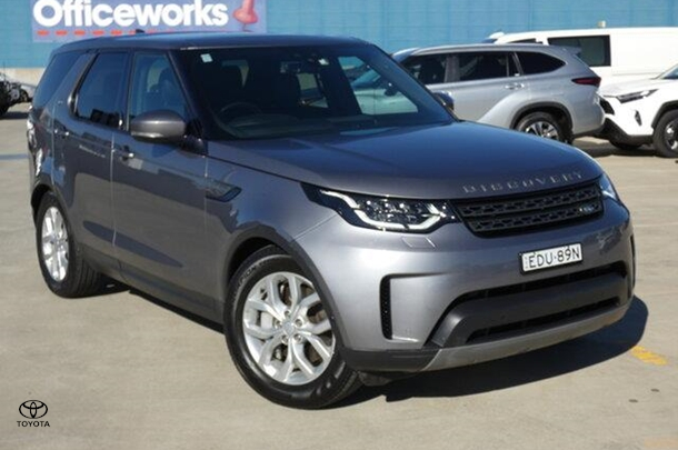 2019 Land Rover Discovery SD6 SE in Silver