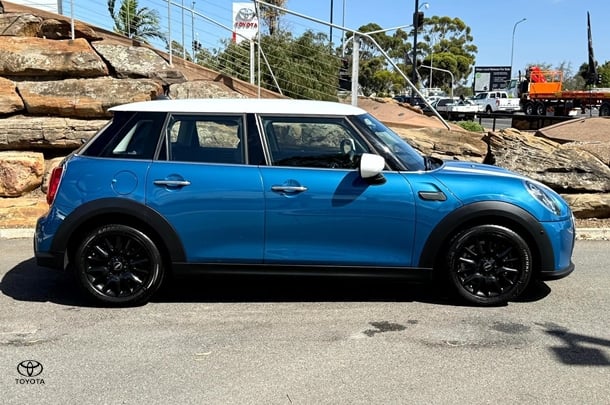 2021 MINI Hatch Cooper Classic in Blue