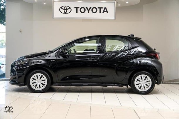 2024 Toyota Yaris Ascent Sport Hybrid in Black