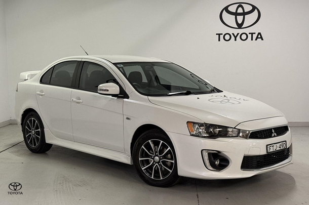 2015 Mitsubishi Lancer ES Sport in White
