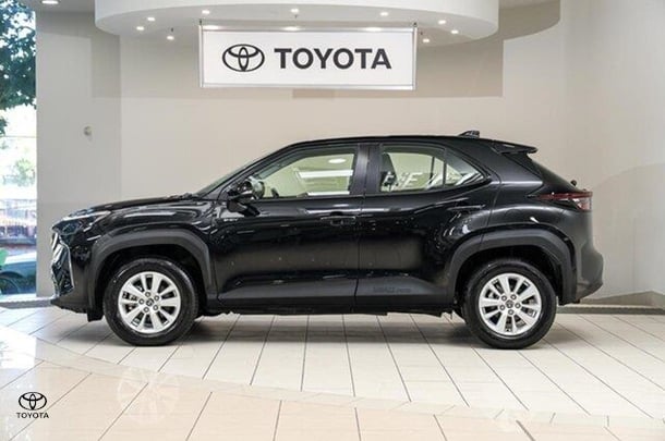 2024 Toyota Yaris Cross GX in Blue