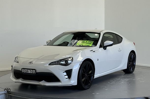 2017 Toyota 86 GT in White