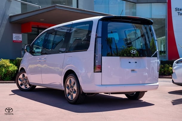 2025 Hyundai STARIA Highlander in Creamy White