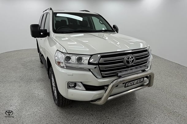 Image of 2020 Toyota Landcruiser VX
