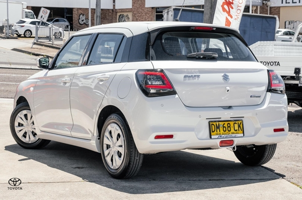 2024 Suzuki Swift Hybrid in White