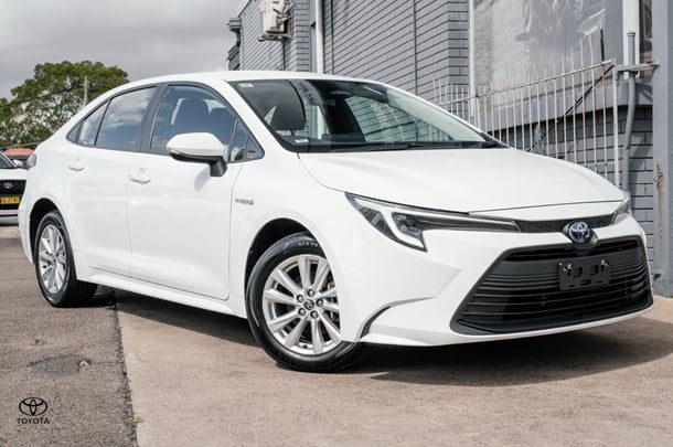 2023 Toyota Corolla Ascent Sport in White